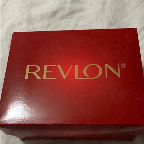 Revlon Brown Layered Hair with Sleek Face-Framing Layers - Picture 2 of 12